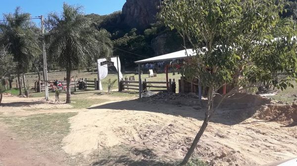 Policía intervino boda en Tobatí que no fue ostentosa como la de Sol Cartes - Nacionales - ABC Color
