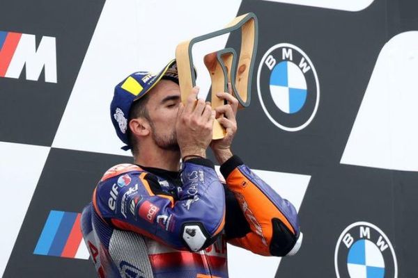 Oliveira se lleva la victoria en el último momento en el Gran Premio de Estiria de motociclismo