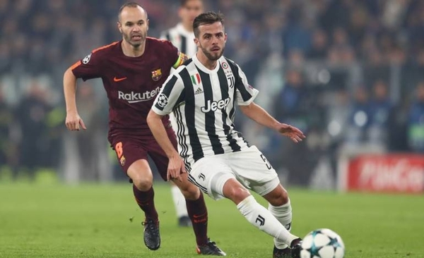 HOY / Pjanic da positivo por COVID-19 antes de viajar a Barcelona
