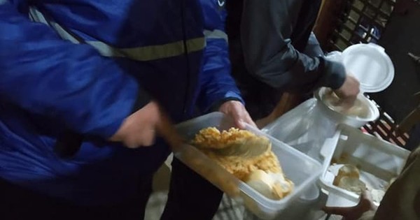 Gesto solidario: bomberos de San Lorenzo entregaron alimentos a detenidos