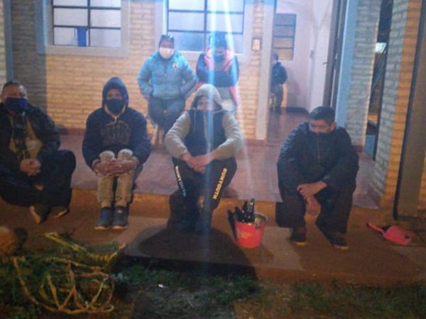 A la comisaría con pelota, red y champañera