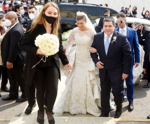Fiscalía investigará supuesta violación de medidas sanitarias de boda de Sol Cartes