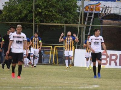 Luqueño golea y trepa en la tabla a costillas de General Díaz