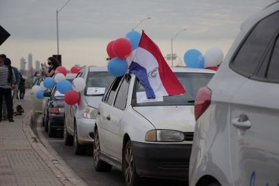 Con multitudinaria caravana, cierran 20a edición de la Maratón Nacional de Oración - Nacionales - ABC Color