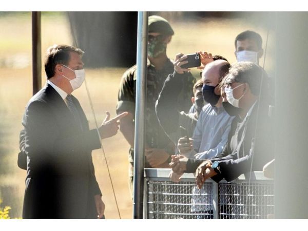 Jair Bolsonaro amenazó con golpear a un periodista