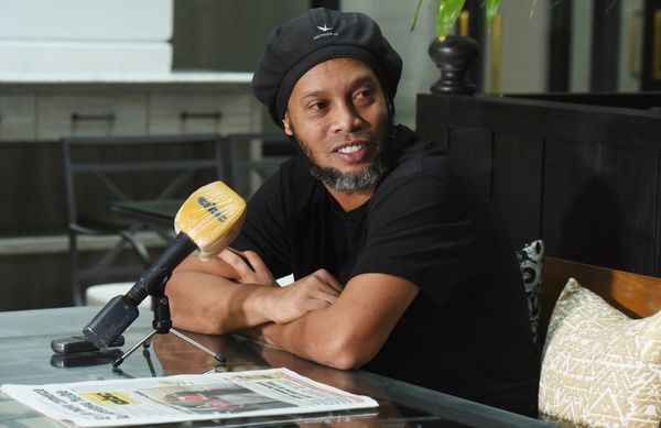 Ronaldinho tiene la posibilidad de poner fin hoy a su caso en Paraguay - Nacionales - ABC Color