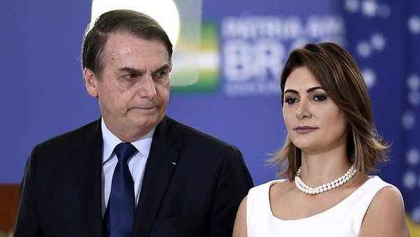 Bolsonaro amenazó con “reventarle la boca a golpes” a periodista que le preguntó sobre pagos ilícitos a su esposa - ADN Paraguayo