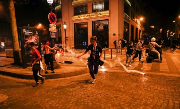 HOY / Detenidas 148 personas en París por disturbios tras la final