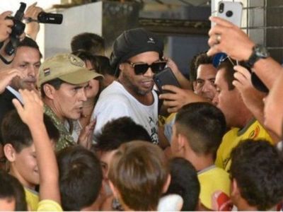 ¿Terminará hoy la travesía de Ronaldinho en Paraguay?