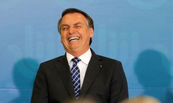 Con 114 mil muertos, Bolsonaro impulsa evento