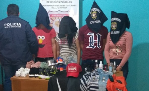 Dos hombres y dos mujeres detenidas por varios hurtos de locales