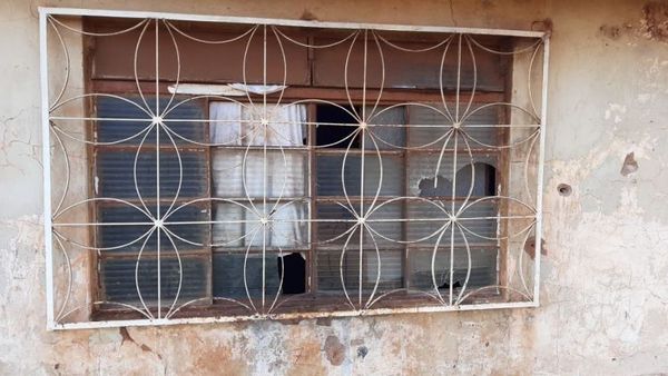 Desconocidos efectuaron disparos contra vivienda de una mujer en Pedro Juan Caballero