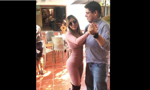 Viceministro de Salud renuncia tras escándalo de la fiesta con modelos