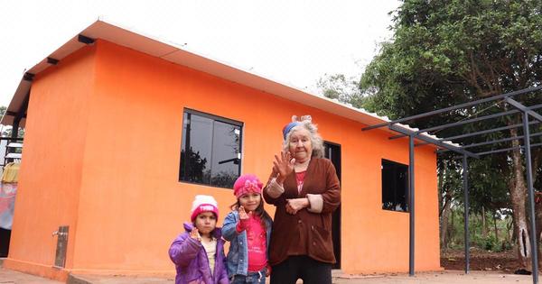 Abdo inaugura 104 viviendas en el departamento de Canindeyú