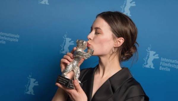 Festival de Cine de Berlín elimina premios de actuación separados por género