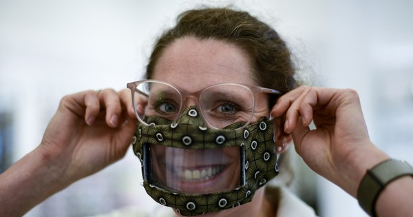 Mascarillas transparentes: un avance para los sordos pero a un precio elevado