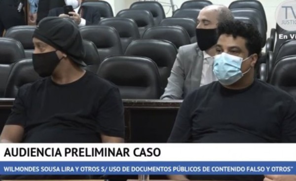 Ronaldiño y su hermano quedan libres pero deben pagar US$ 200.000