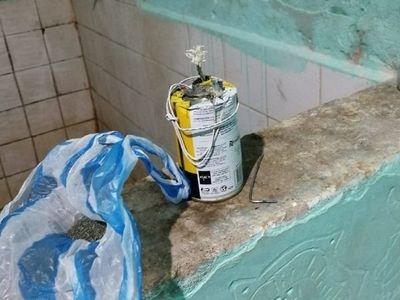 Explosivistas verifican dos presuntas bombas en cárcel de Concepción