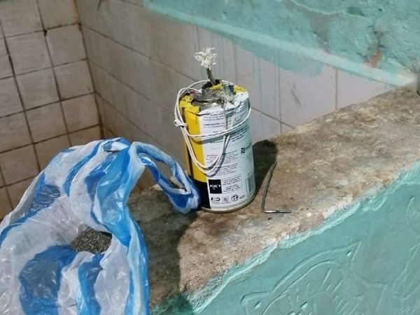 Explosivistas verifican dos presuntas bombas en cárcel de Concepción
