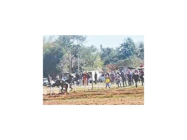 Con carrera de caballos violan la cuarentena