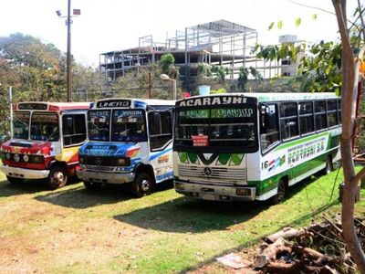 En el Este retienen buses y paran servicio