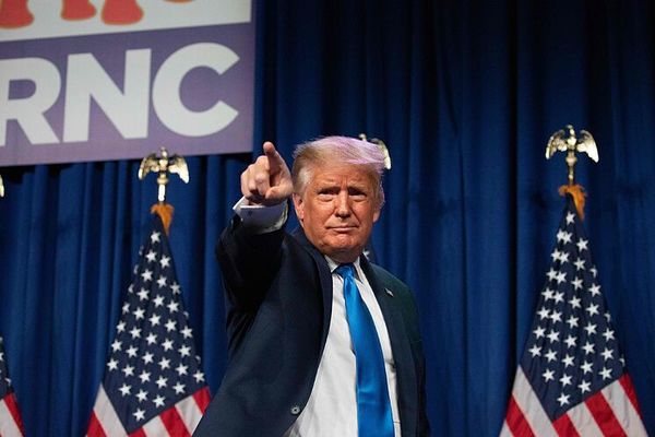 Republicanos nominaron a Trump en primera noche de convención