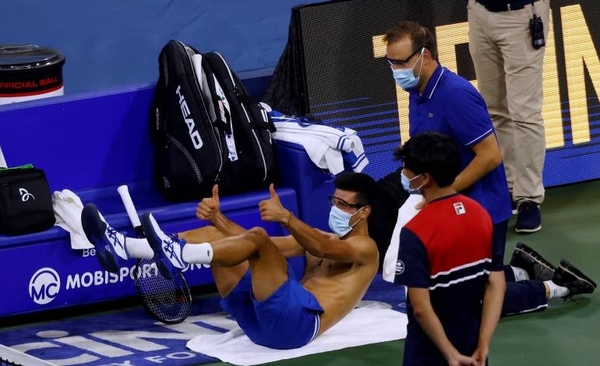 HOY / Djokovic tuvo que trabajar frente a Berankis para pasar a tercera ronda