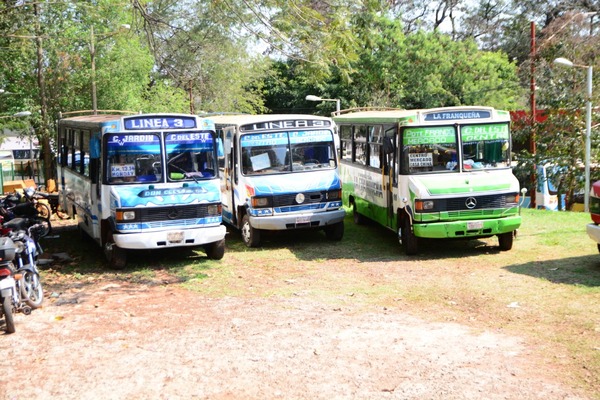 Sacan de circulación 12 buses con habilitaciones vencidas en el 2018 - Noticde.com