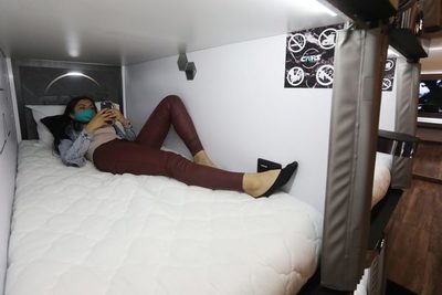 Hospedaje en cápsulas, la alternativa que ofrecen emprendedores en Colombia - MarketData