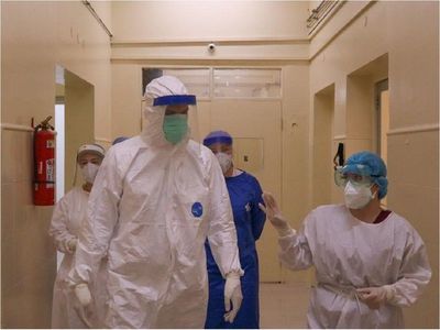 Los médicos piden crear un comité asesor y no cambiar a Mazzoleni