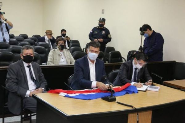 Efraín Alegre rechaza medidas decretadas por jueza en caso de facturas falsas