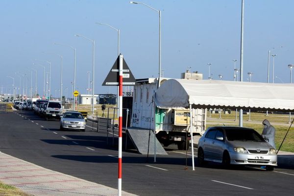 Prevén resolver retraso en toma de muestras Covid en una semana - Nacionales - ABC Color