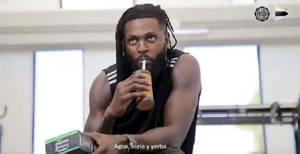 ¡Fin de la novela! Adebayor no vuelve al Olimpia - Noticiero Paraguay