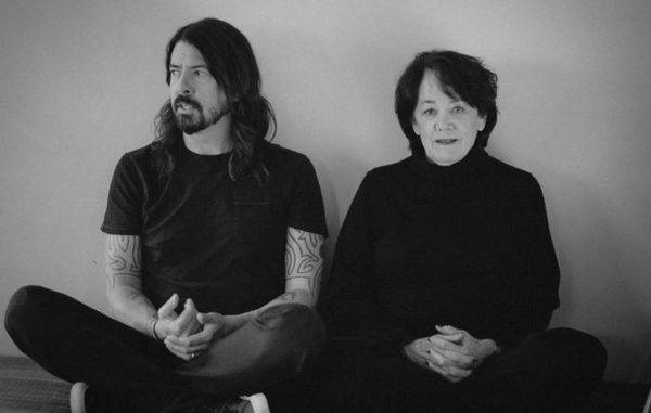 Dave Grohl y un podcast en defensa de los Docentes: “In Defense of Our Teachers”