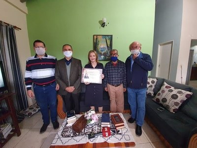 EN EL DÍA DEL LIBRO PARAGUAYO RECONOCEN A LA ESCRITORA SOFÍA VALENZUELA