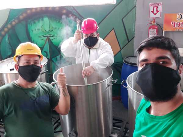 Ingeniosa familia aprovecha la oportunidad para innovar y crea sabrosa cerveza artesanal - La Mira Digital