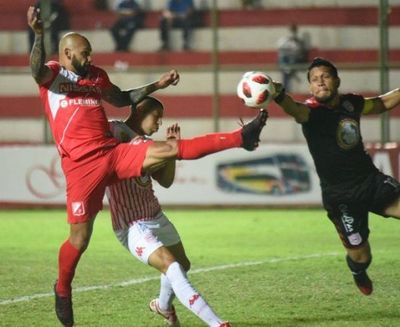 San Lorenzo y River Plate firman empate en el Gunther Vogel