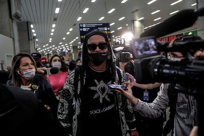 Abogado califica a Ronaldinho como "una persona excelente, simple, humilde, que nunca negó el saludo ni autógrafo” » Ñanduti