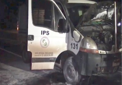 Pasó de todo: chocan 2 motos y ambulancia | Crónica