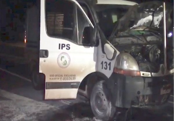 Pasó de todo: chocan 2 motos y ambulancia | Crónica