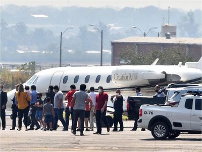 Ronaldinho voló ayer a su país, pero la Justicia no tiene rastros de Dalia