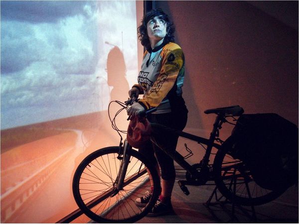 Teatro documental expone el drama de la migración