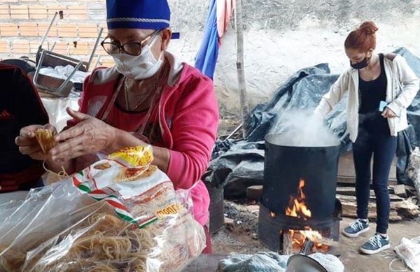 Ollas populares se concentran en Plaza de Armas con los estudiantes - Nacionales - ABC Color