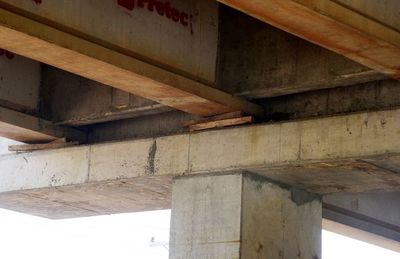 Usan trozos de madera para nivelar vigas de megaviaducto del Botánico - Nacionales - ABC Color
