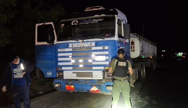 Caen 50 mil litros de combustible de contrabando
