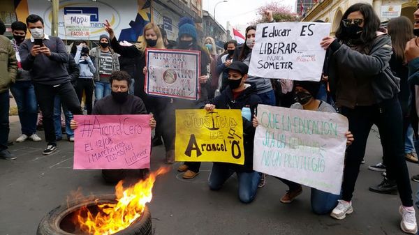 Plantean “arancel cero” solo para egresados de colegios públicos y subvencionados  - Nacionales - ABC Color