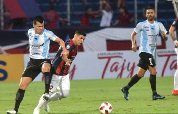HOY / Cerro Porteño visita Villarrica con la misión de mantener su ventaja