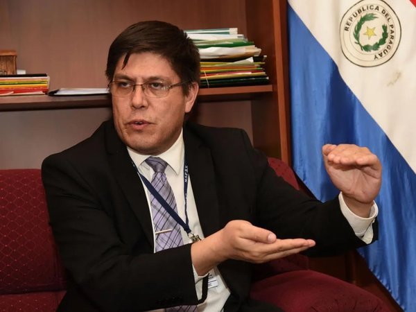 Ciudadano presenta denuncia contra el exviceministro Portillo y Sol Cartes · Radio Monumental 1080 AM