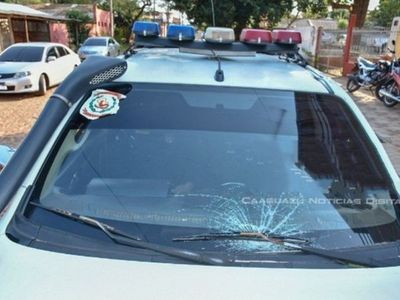 Atacaron a policías porque les pidieron dejar de farrear