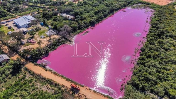 HOY / MADES constata que empresa sigue arrojando desechos en Laguna Cerro